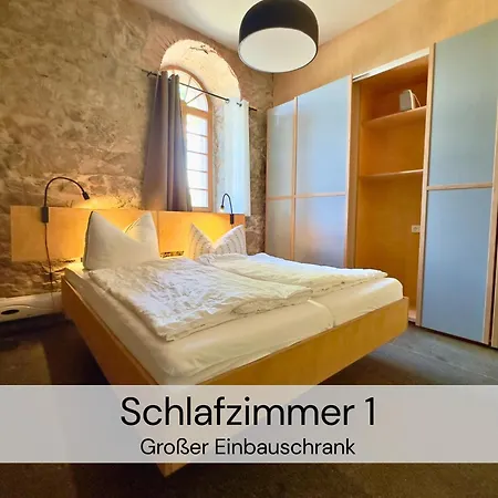 Maisonette-wohnung Mit Kamin Im Historischen Gewoelbe *