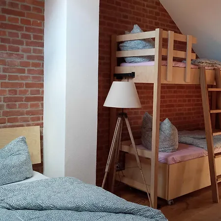 Maisonette-wohnung Mit Kamin Im Historischen Gewoelbe *