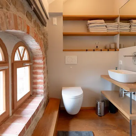 公寓 Maisonette-wohnung Mit Kamin Im Historischen Gewoelbe *