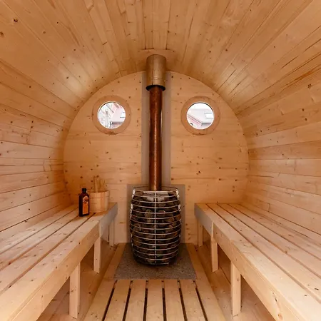 Maisonette-wohnung Mit Kamin Im Historischen Gewoelbe * Großharthau