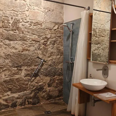 Maisonette-wohnung Mit Kamin Im Historischen Gewoelbe