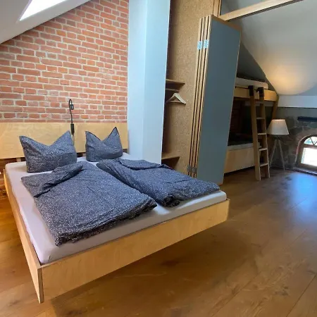 Maisonette-wohnung Mit Kamin Im Historischen Gewoelbe アパート